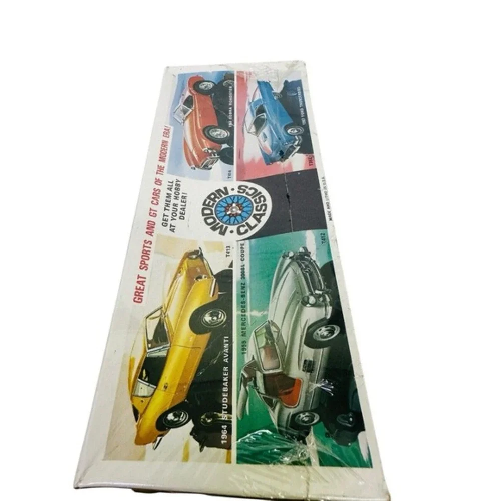 AMT Cobra Roadster Modern 1:25 Scale Classics Model Kit #T414 Factory Sealed NOS